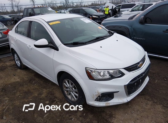 Chevrolet Sonic 2017 - Image 1 of 17