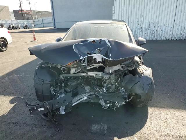Mercedes-Benz  2023