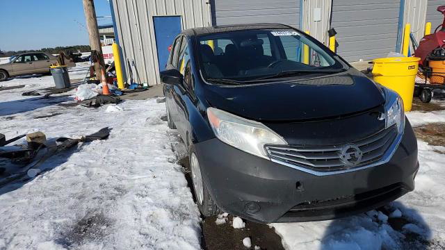 Nissan Versa 2015