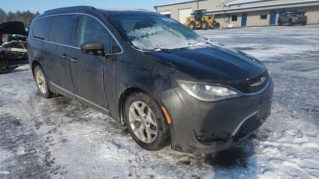 Chrysler Pacifica 2017