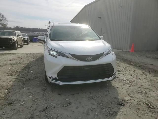 Toyota Sienna 2023