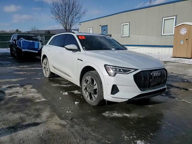 Audi e-tron 2022