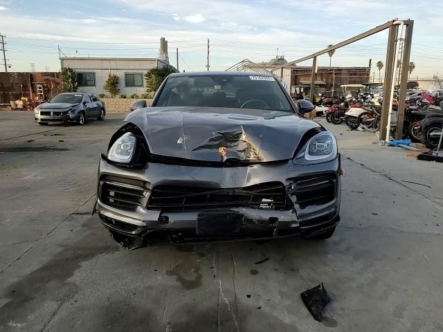 Porsche Cayenne 2021