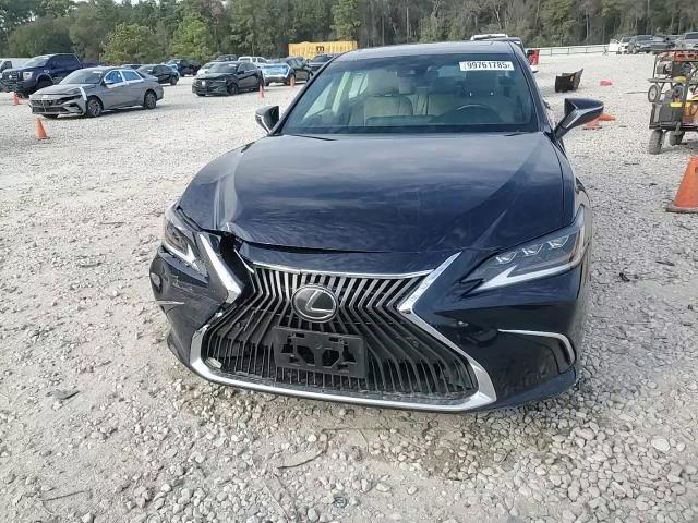 Lexus ES 2019