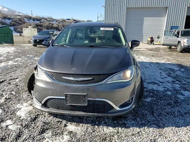 Chrysler Pacifica 2017