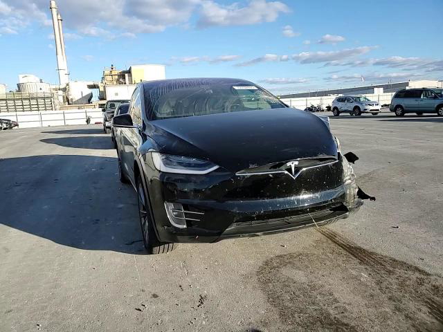 Tesla Model X 2019