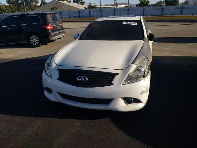 Infiniti G 2011