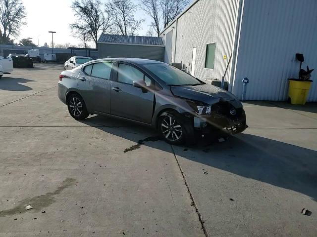Nissan Versa 2021