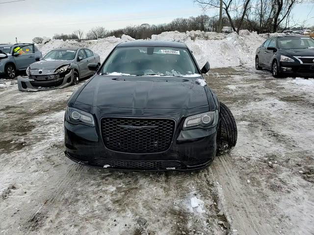Chrysler 300 2023