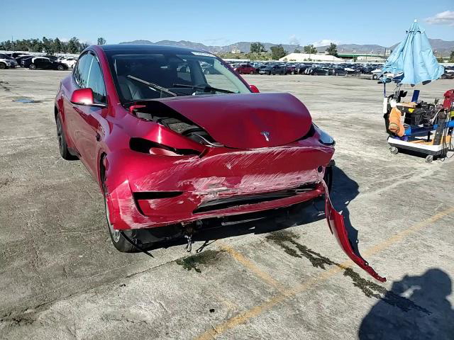 Tesla Model Y 2025