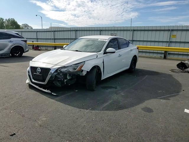 Nissan Altima 2021