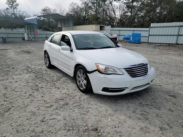Chrysler 200 2013