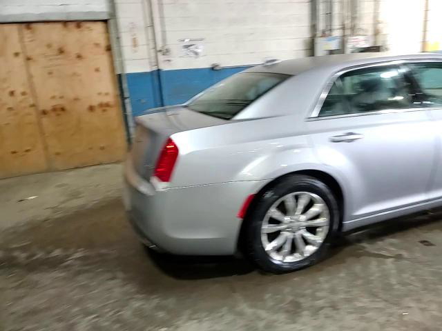 Chrysler 300 2015