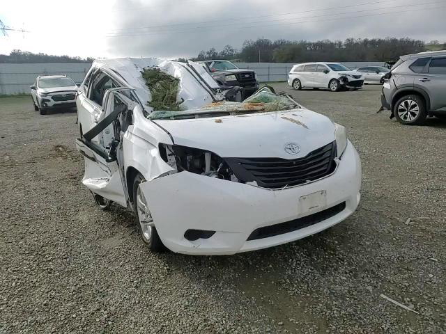 Toyota Sienna 2015