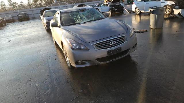 Infiniti G 2011