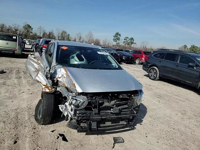 Nissan Versa 2021