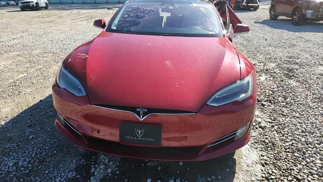 Tesla Model S 2018