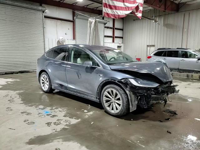 Tesla Model X 2018