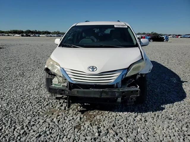 Toyota Sienna 2016