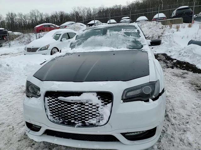Chrysler 300 2019