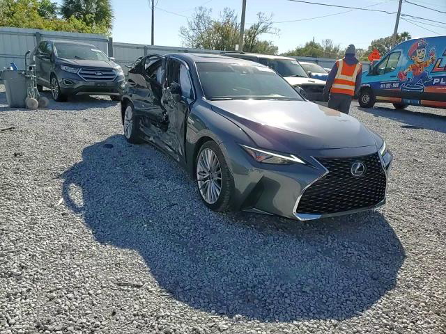 Lexus IS 2024