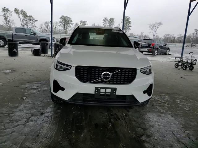 Volvo XC40 2024