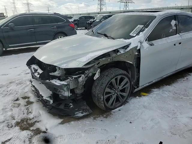 Lexus ES 2019