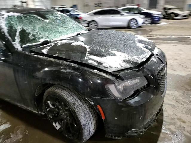 Chrysler 300 2017