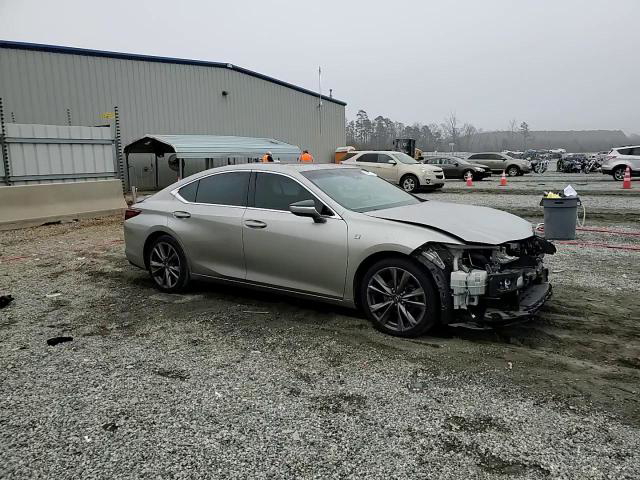 Lexus ES 2020