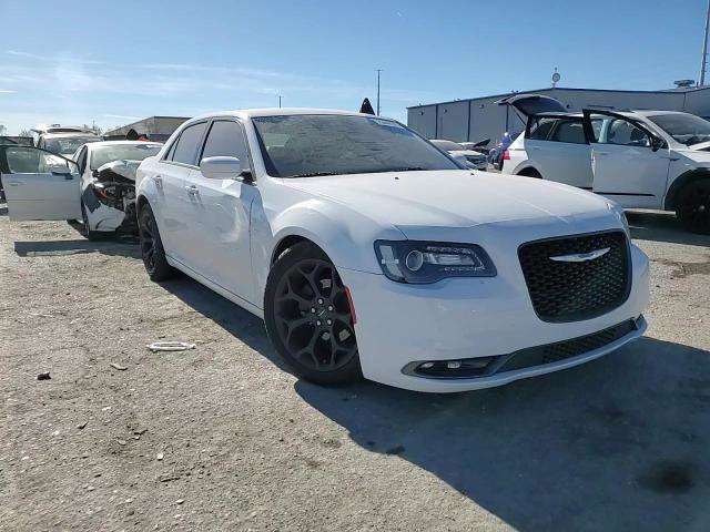 Chrysler 300 2019