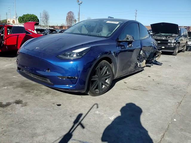 Tesla Model Y 2024