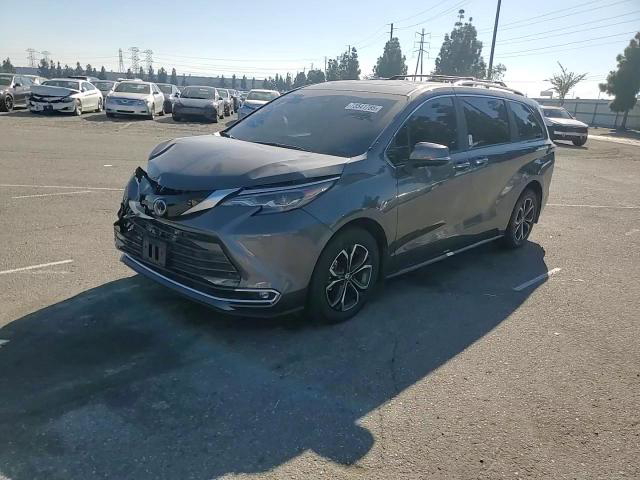 Toyota Sienna 2025