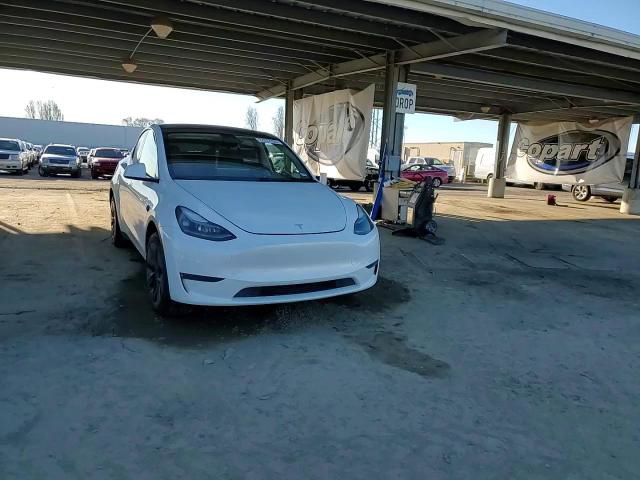 Tesla Model Y 2025