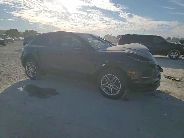 Porsche Macan 2021