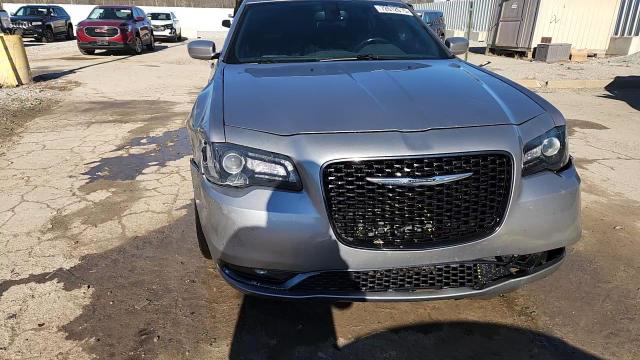Chrysler 300 2016