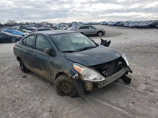 Nissan Versa 2015