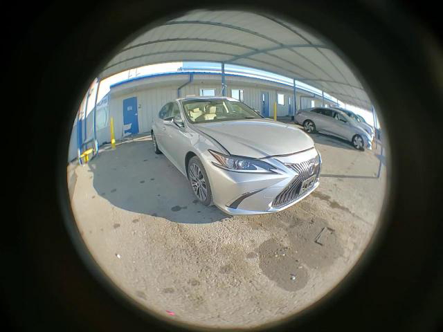 Lexus ES 2019
