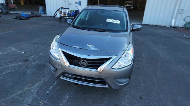 Nissan Versa 2016