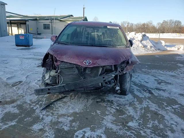 Toyota Sienna 2012