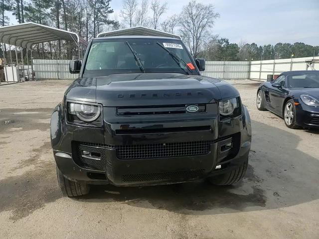 Land Rover Defender 2024