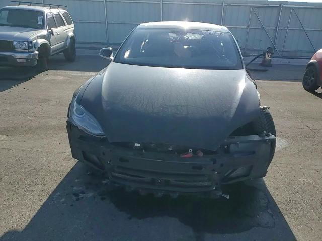 Tesla Model S 2015