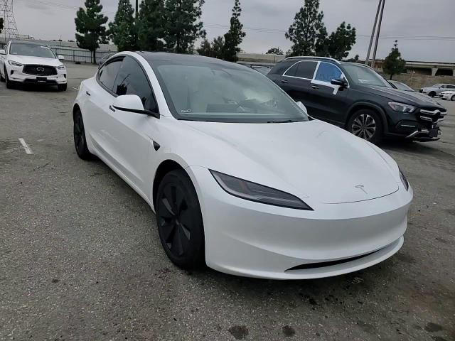 Tesla Model 3 2024