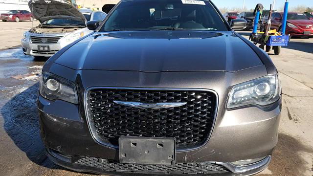 Chrysler 300 2017