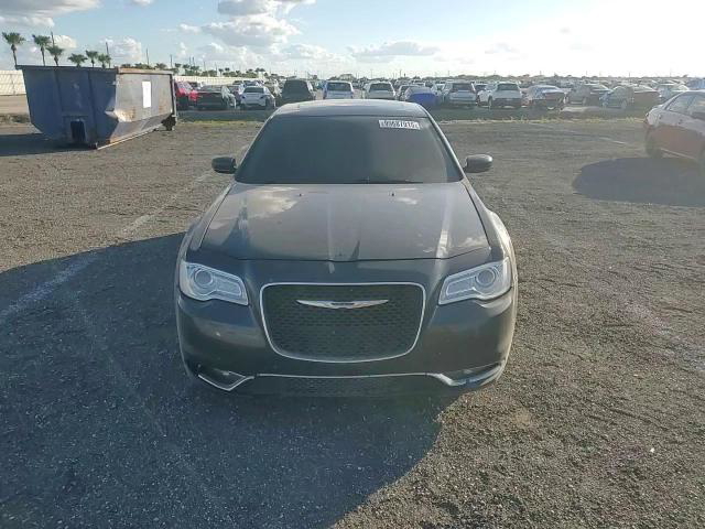 Chrysler 300 2016