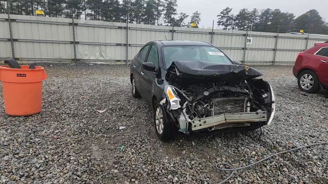 Nissan Versa 2017