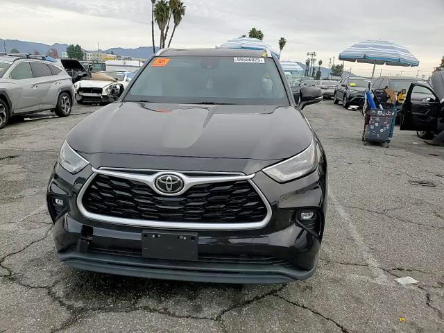 Toyota Highlander 2021