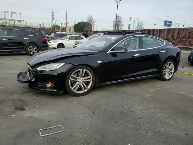 Tesla Model S 2014