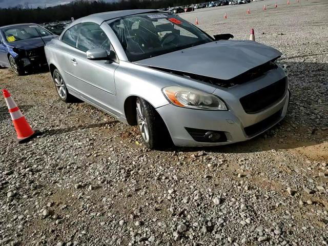 Volvo C70 2011