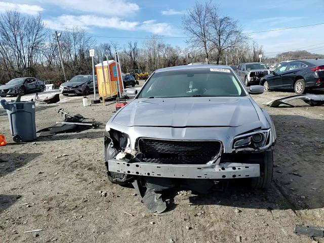 Chrysler 300 2016