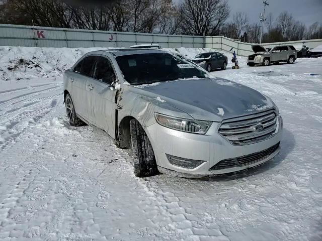 Ford Taurus 2015